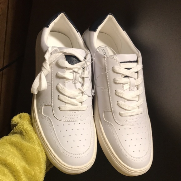 STEVE MADDEN MENS COURTS WHITE SNEAKERS - Picture 4 of 17